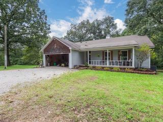 Foreclosed Home - 945 OLD LAVINIA RD, 38321