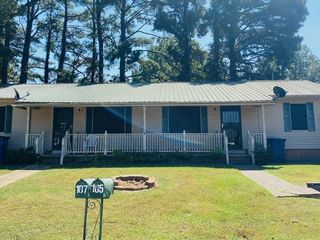 Foreclosed Home - 105 CRESTVIEW DR # 107, 38330