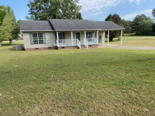 Foreclosed Home - 412 OLD JACKSON RD, 38340