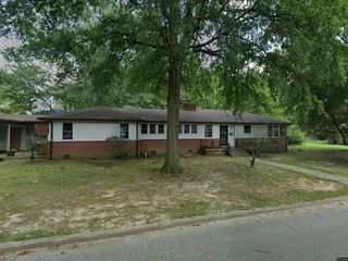 Foreclosed Home - 150 WOODLAND DR, 38343