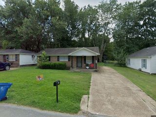 Foreclosed Home - 2106 CAMPBELL ST, 38343