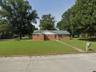 Foreclosed Home - 1401 BRADFORD DR, 38343