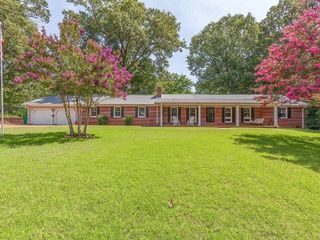 Foreclosed Home - 2 SHERWOOD PL, 38343
