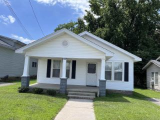 Foreclosed Home - 2104 E MITCHELL ST, 38343