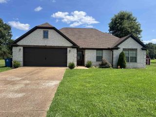 Foreclosed Home - 6008 DOVE HOLLOW DR, 38343