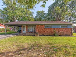 Foreclosed Home - 286 MEBANEWOOD DR, 38344