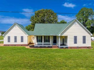 Foreclosed Home - 199 STANFILL RD, 38351
