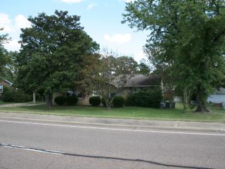 Foreclosed Home - 888 N BROAD ST, 38351