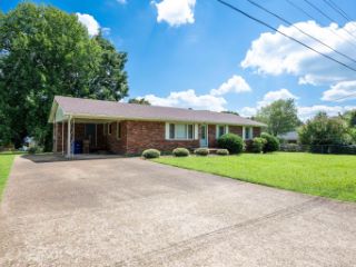 Foreclosed Home - 356 WOODLAWN ST, 38351