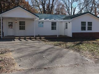 Foreclosed Home - 232 CAMDEN RD, 38363