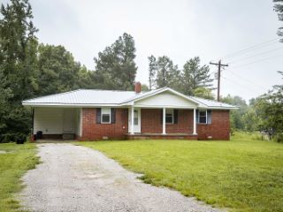 Foreclosed Home - 2878 CUB CREEK HALL RD, 38363
