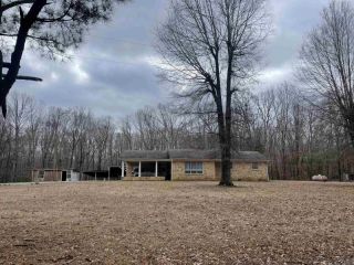 Foreclosed Home - 1735 WAKE FOREST RD, 38371