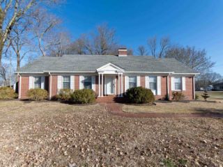 Foreclosed Home - 200 W MAIN ST, 38372