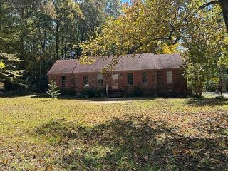 Foreclosed Home - 1135 WOODMONT DR, 38375