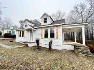 Foreclosed Home - 247 MAPLE ST, 38375