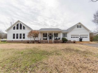 Foreclosed Home - 4517 CHARLIE POUNDS RD, 38379