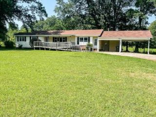 Foreclosed Home - 165 MILAN HWY, 38382