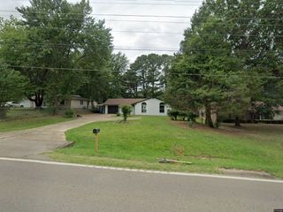 Foreclosed Home - 1702 S COLLEGE ST, 38382