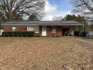 Foreclosed Home - 1005 BROOKWOOD ST, 38382