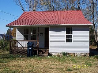 Foreclosed Home - 228 N PINE ST, 38462
