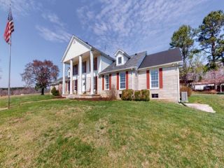 Foreclosed Home - 146 RAILROAD BED PIKE, 38483
