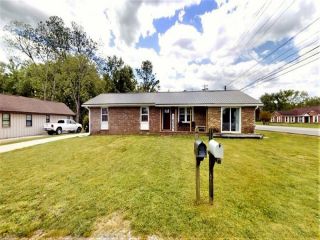 Foreclosed Home - 1005 DOWELL ST, 38501