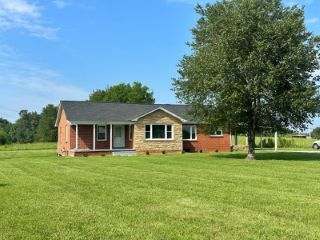 Foreclosed Home - 1009 W CEMETERY RD, 38506