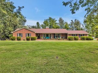 Foreclosed Home - 300 HILLCREST DR, 38549