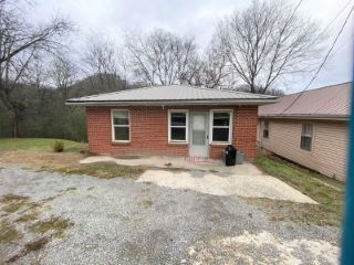 Foreclosed Home - 304 W HULL AVE, 38562