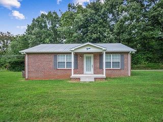 Foreclosed Home - 2306 S GRUNDY QUARLES HWY, 38562