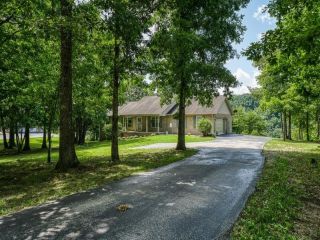 Foreclosed Home - 1090 SUNSET RIDGE DR, 38571