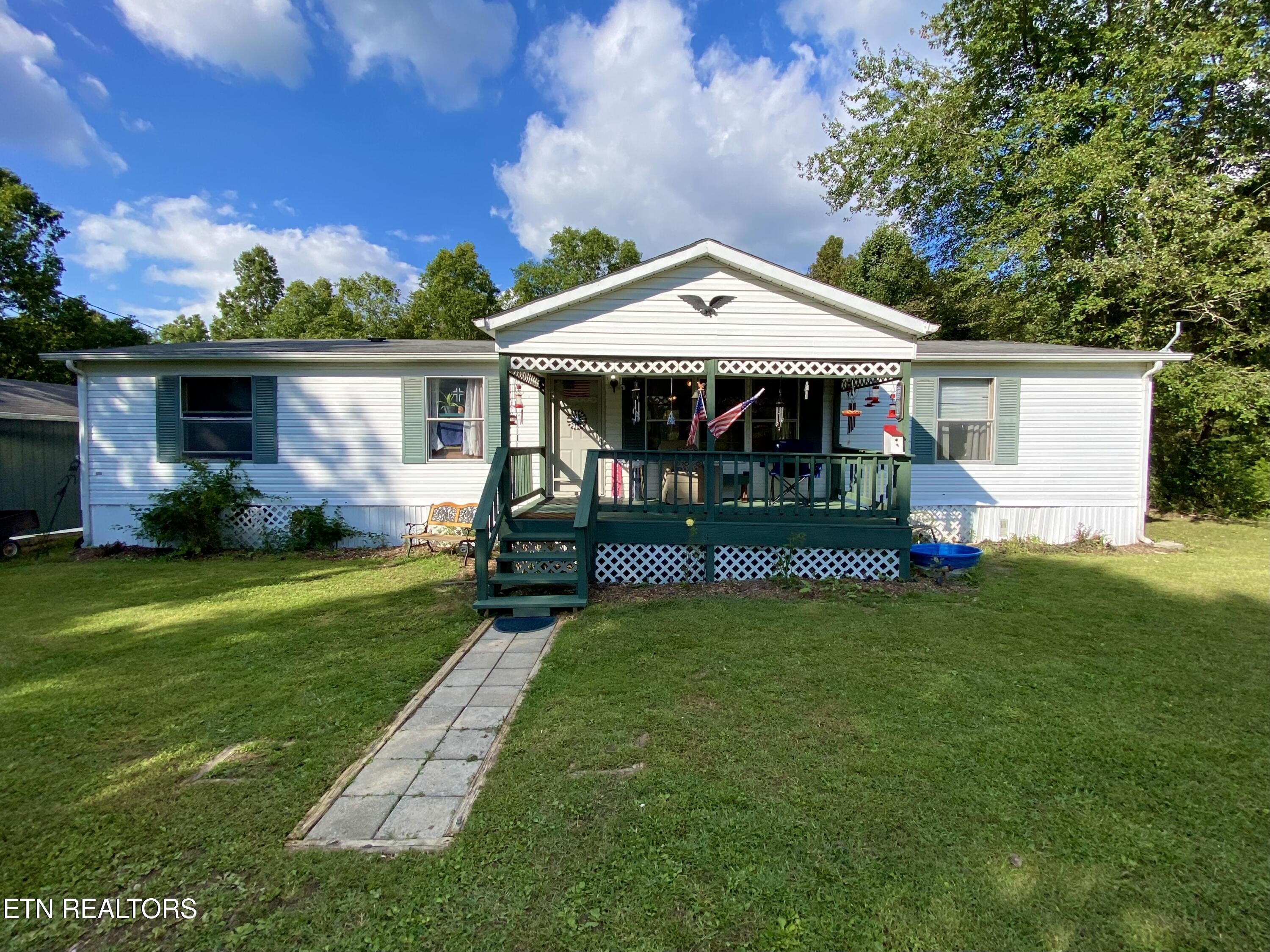 Foreclosed Home - 176 FLYNNS COVE RD, 38572