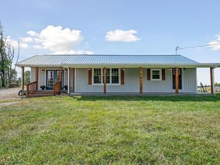 Foreclosed Home - 1179 TOMPKINSVILLE HWY, 38575