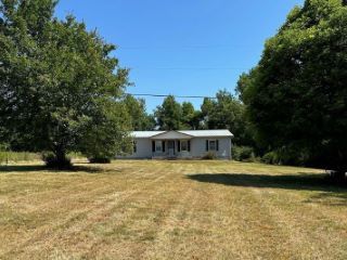 Foreclosed Home - 870 BETHEL HOLLOW RD, 38579