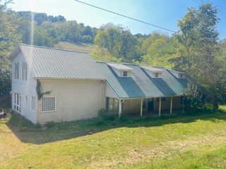 Foreclosed Home - 2490 WOLF CREEK RD, 38582