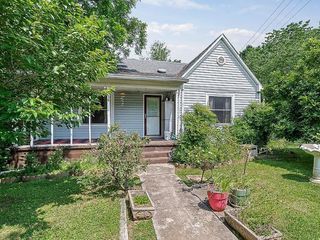 Foreclosed Home - 248 S YOUNG ST, 38583