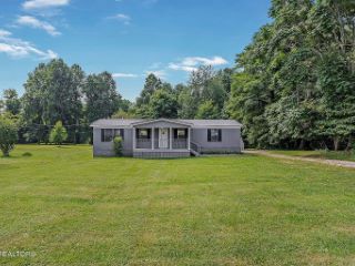 Foreclosed Home - 6422 CROSSVILLE HWY, 38583