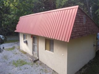 Foreclosed Home - 1094 BAKER MOUNTAIN RD, 38585