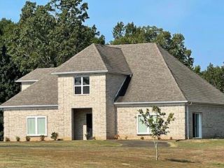 Foreclosed Home - 206 SWAN LAKE DR, 38618