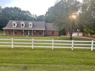 Foreclosed Home - 3241 ROBERTSON RD, 38651