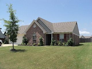 Foreclosed Home - 1706 AVERY CV, 38671