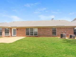 Foreclosed Home - 1911 CLAIRMONT DR, 38671