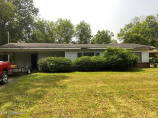 Foreclosed Home - 517 W WASHINGTON ST, 38761