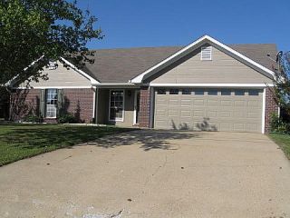 Foreclosed Home - 825 W BAY CIR, 38801