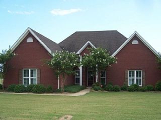 Foreclosed Home - 1304 ROBERT E LEE DR, 38930