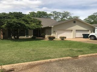 Foreclosed Home - 703 CROCKETT AVE, 38930