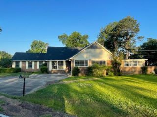 Foreclosed Home - 224 ORCHARD DR, 38930