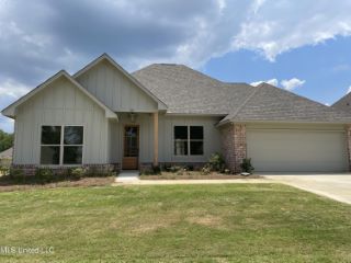 Foreclosed Home - 120 WILLOW WAY, 39046