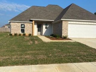 Foreclosed Home - 307 WILLOW WAY, 39046