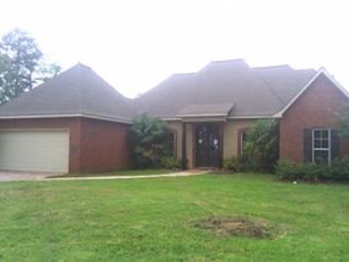 Foreclosed Home - 101 RUSTIC WAY, 39047